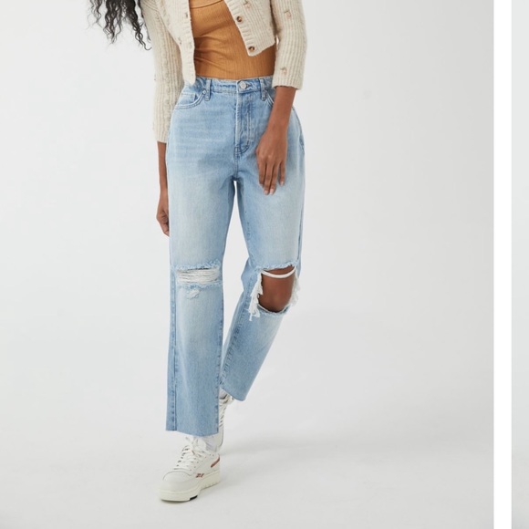 Urban Outfitters Denim - BDG High-Waisted Slim Straight Jean - Ripped Light